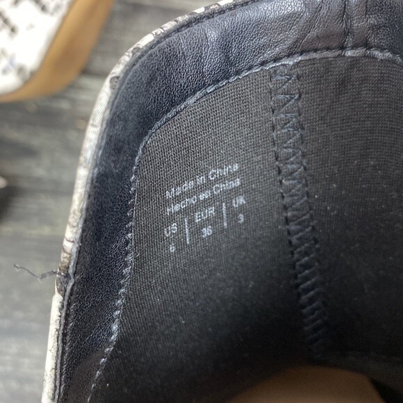 Aldo Ivory & Gray Snake Python Print Block Heel Slide Booties 6 - Picture 5 of 6